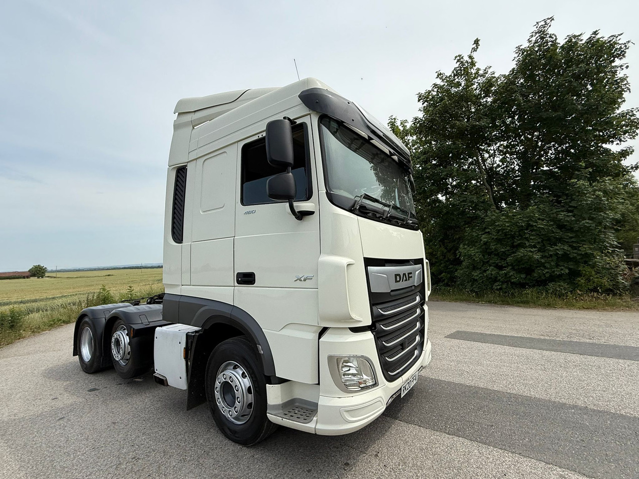 DAF XF 105 480 RHD - Nyergesvontató: 4 kép. DAF XF 105 480 RHD - Nyergesvontató: 4 kép.