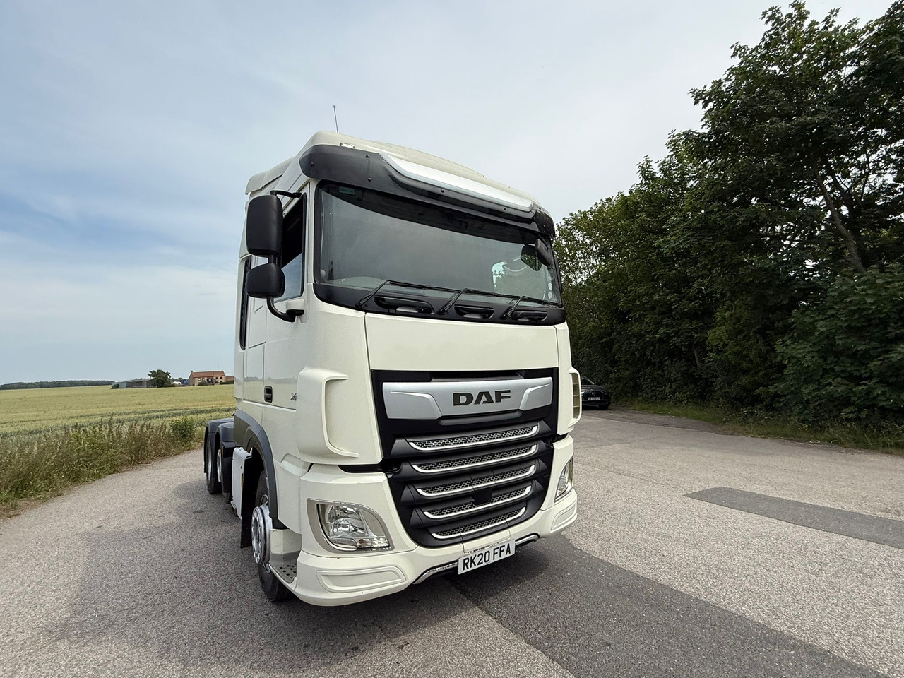 DAF XF 105 480 RHD - Nyergesvontató: 3 kép. DAF XF 105 480 RHD - Nyergesvontató: 3 kép.