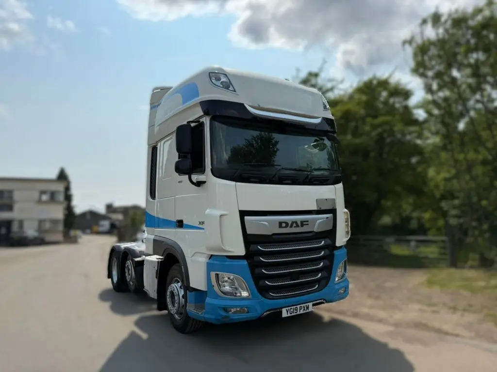 DAF XF 105 (PXM) - Nyergesvontató: 1 kép. DAF XF 105 (PXM) - Nyergesvontató: 1 kép.