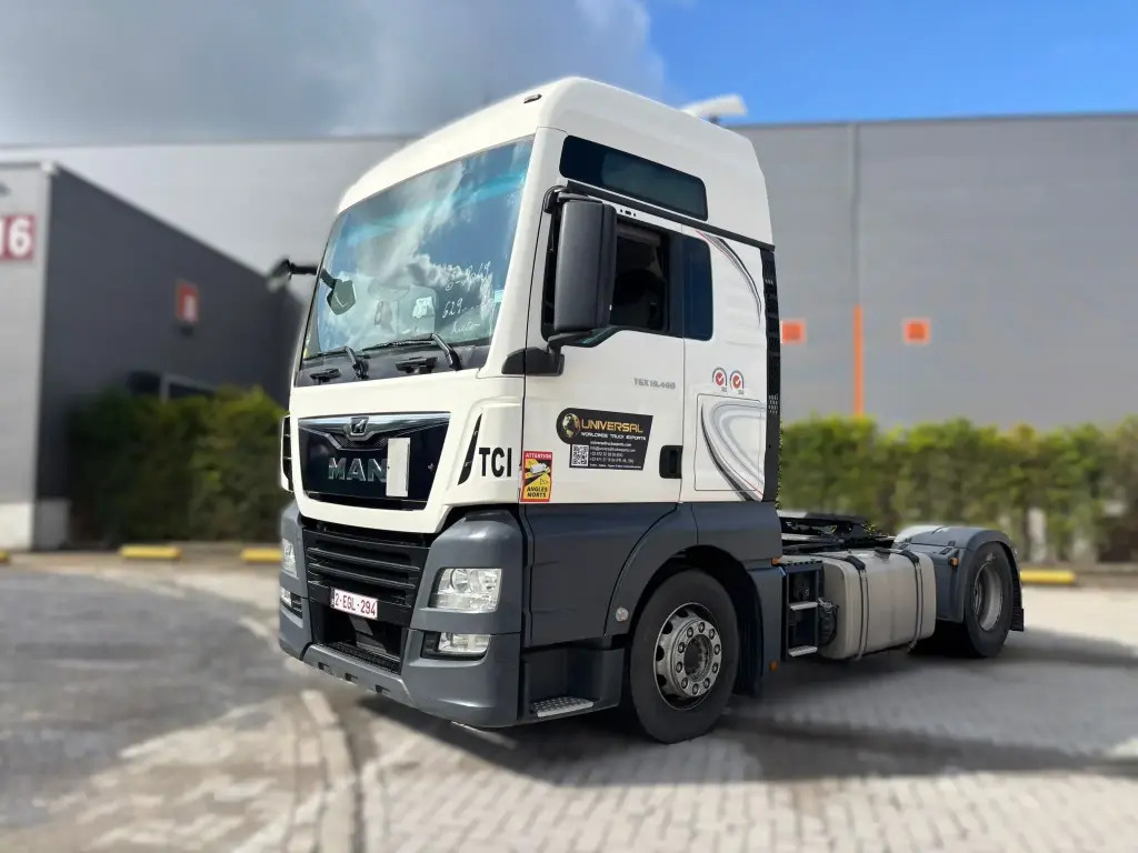 MAN TGX 18.460 XXL - Nyergesvontató: 1 kép. MAN TGX 18.460 XXL - Nyergesvontató: 1 kép.