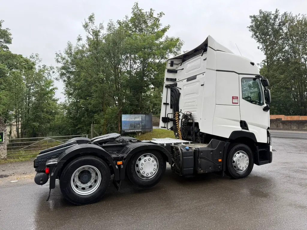 Nyergesvontató Renault T 460 (ESU): 7 kép. Nyergesvontató Renault T 460 (ESU): 7 kép.