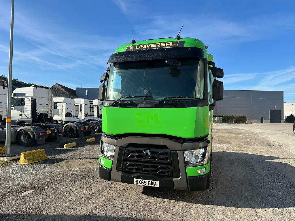 Renault T 460 (GWA) - Nyergesvontató: 2 kép. Renault T 460 (GWA) - Nyergesvontató: 2 kép.