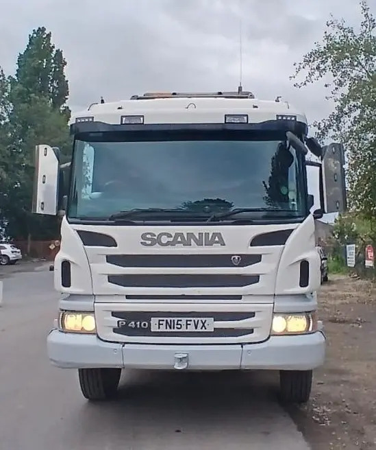 Scania Tipper 8x4 - RHD (FVX) - Billenőplatós teherautó: 2 kép. Scania Tipper 8x4 - RHD (FVX) - Billenőplatós teherautó: 2 kép.