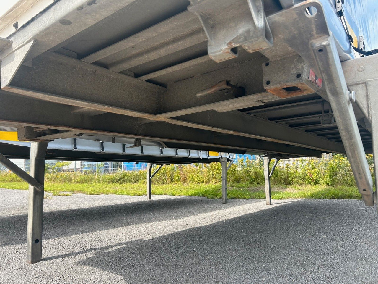 Wecon 6x Wechselpritschen Schiebeplane/Bordwand WP745S - Ponyvás felépítmény: 5 kép. Wecon 6x Wechselpritschen Schiebeplane/Bordwand WP745S - Ponyvás felépítmény: 5 kép.