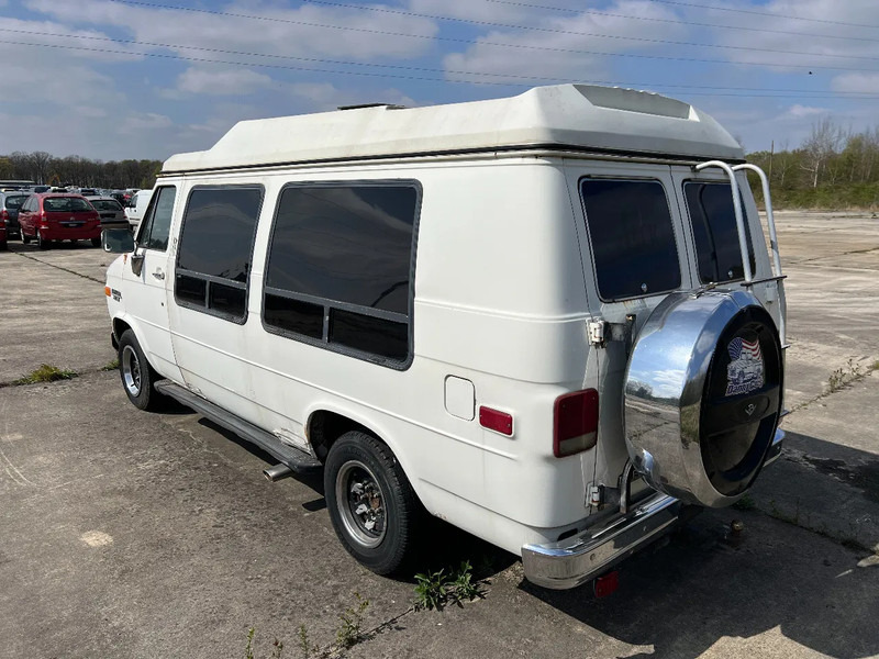 Chevrolet Chevy Van 2.0 G-Series - Autó: 5 kép. Chevrolet Chevy Van 2.0 G-Series - Autó: 5 kép.