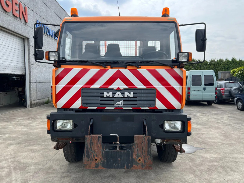 MAN LE 18.280 4x4 - Billenőplatós teherautó: 2 kép. MAN LE 18.280 4x4 - Billenőplatós teherautó: 2 kép.