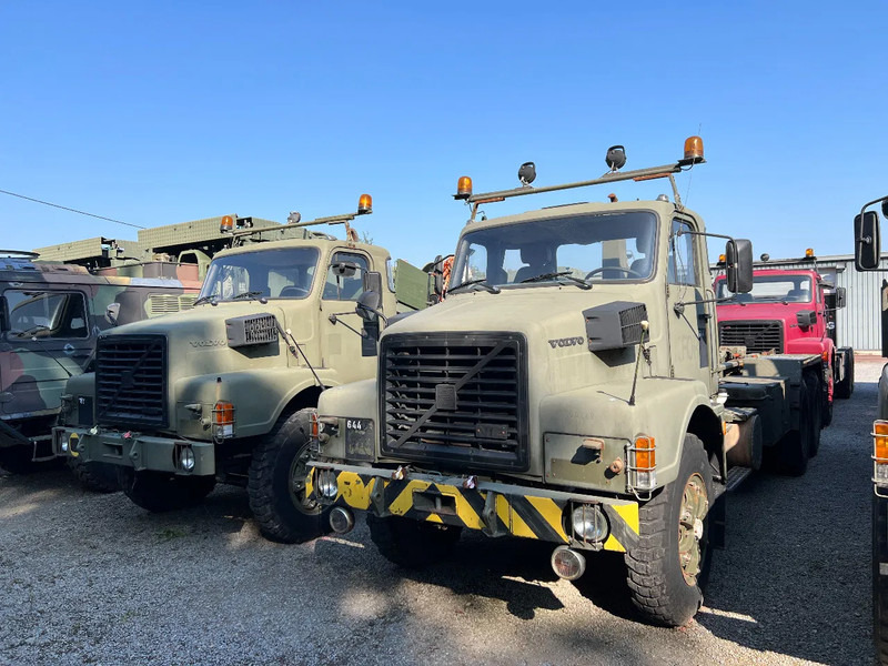 Volvo N 10 6X4 - HOOK CONTAINER (3x stock) - Teherautó: 3 kép. Volvo N 10 6X4 - HOOK CONTAINER (3x stock) - Teherautó: 3 kép.