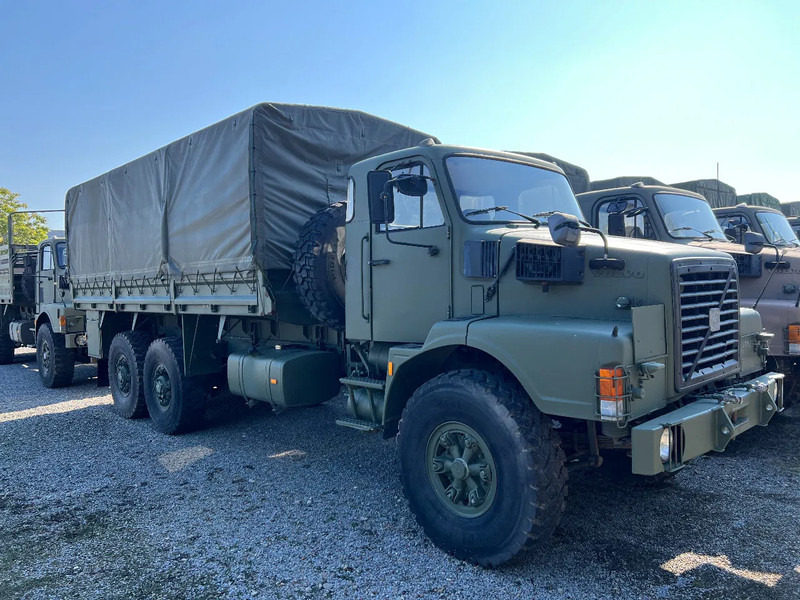Volvo N 10 6X4 L - CARGO (11x stock) - Teherautó: 3 kép. Volvo N 10 6X4 L - CARGO (11x stock) - Teherautó: 3 kép.