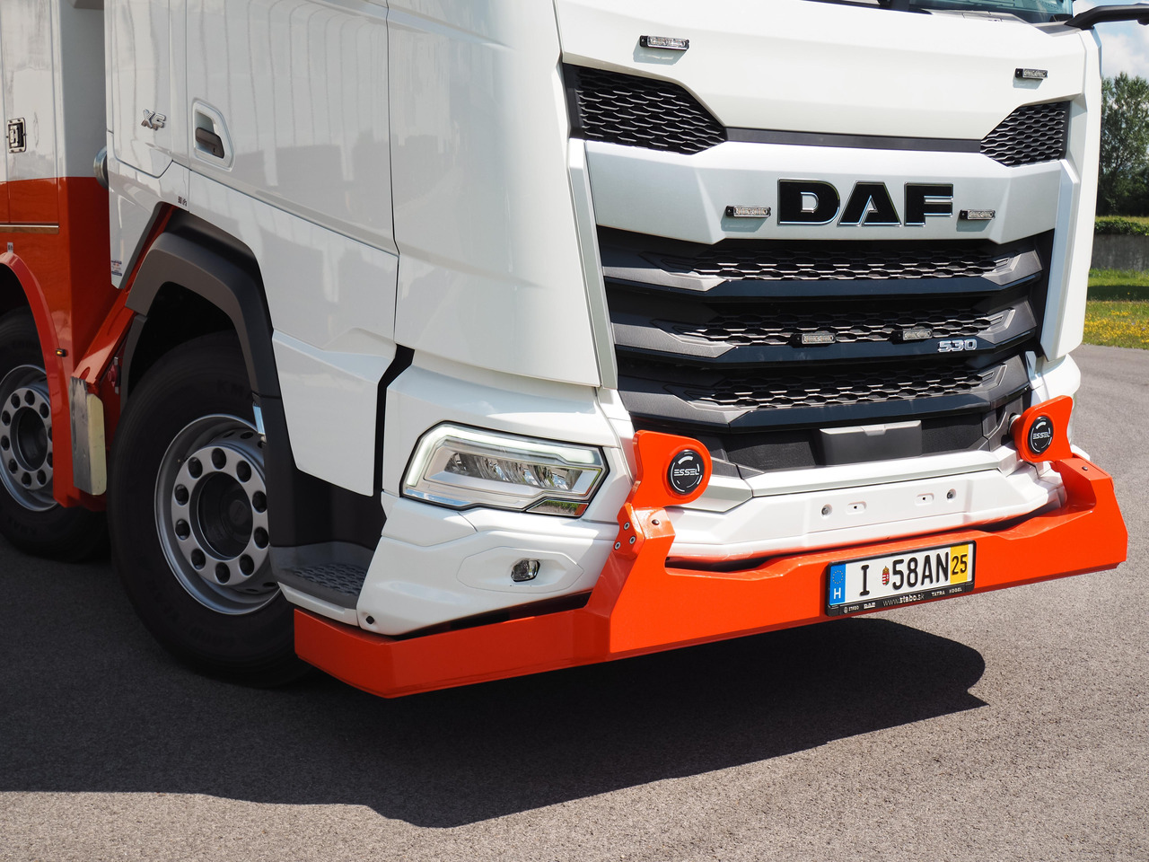 DAF530 FAD 8x4 T-REX 5- winches WHITE RHD - Vontató: 2 kép. DAF530 FAD 8x4 T-REX 5- winches WHITE RHD - Vontató: 2 kép.