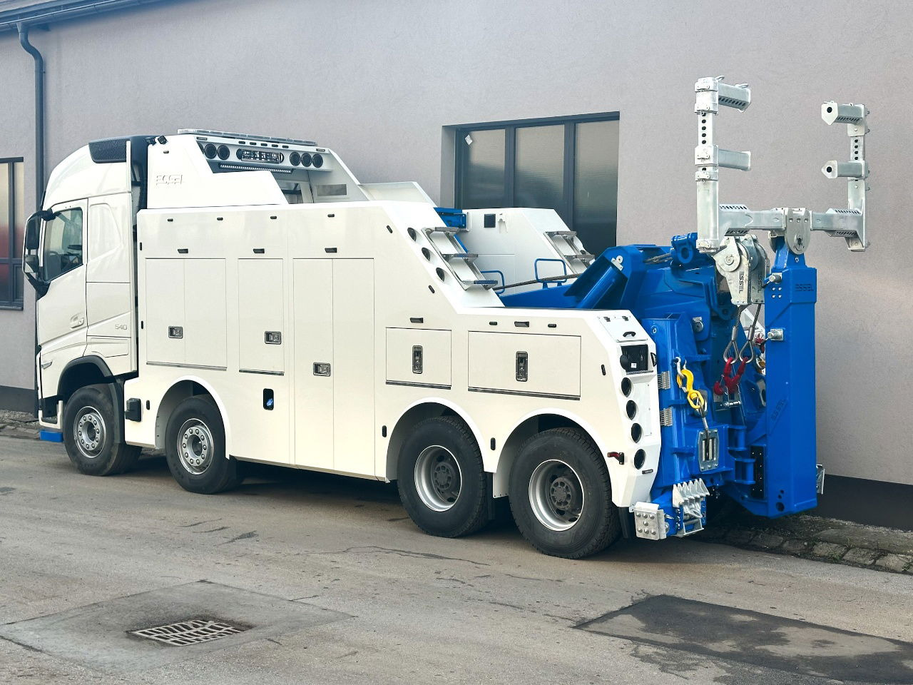 Volvo FH NEW ER4120 4 winches Volvo FH 540 8x4 WB5,6 - Vontató: 1 kép. Volvo FH NEW ER4120 4 winches Volvo FH 540 8x4 WB5,6 - Vontató: 1 kép.