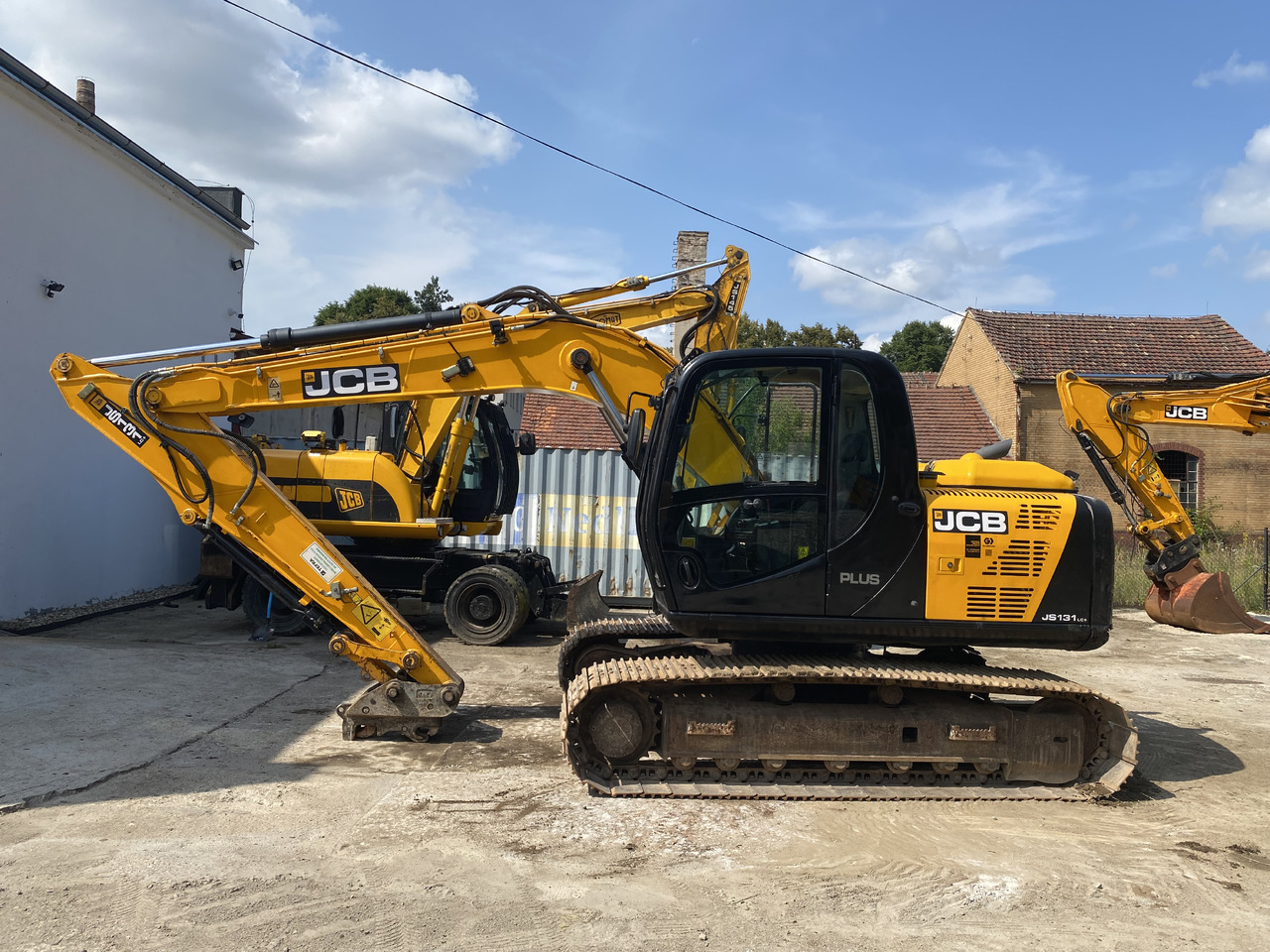 JCB JS131 - Lánctalpas kotró: 1 kép. JCB JS131 - Lánctalpas kotró: 1 kép.