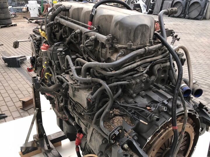 DAF MX13340 DAF XF 106 CF truck - Motor - Teherautó: 2 kép. DAF MX13340 DAF XF 106 CF truck - Motor - Teherautó: 2 kép.