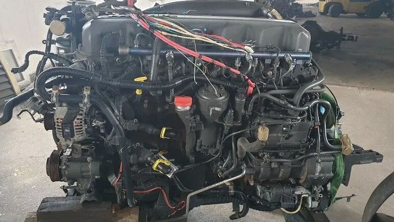 DAF MX340H1 DAF XF106 truck - Motor - Teherautó: 3 kép. DAF MX340H1 DAF XF106 truck - Motor - Teherautó: 3 kép.