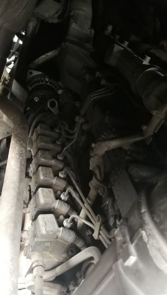 DAF XE315C 430 E3 DAF XF 95 - Motor - Teherautó: 2 kép. DAF XE315C 430 E3 DAF XF 95 - Motor - Teherautó: 2 kép.