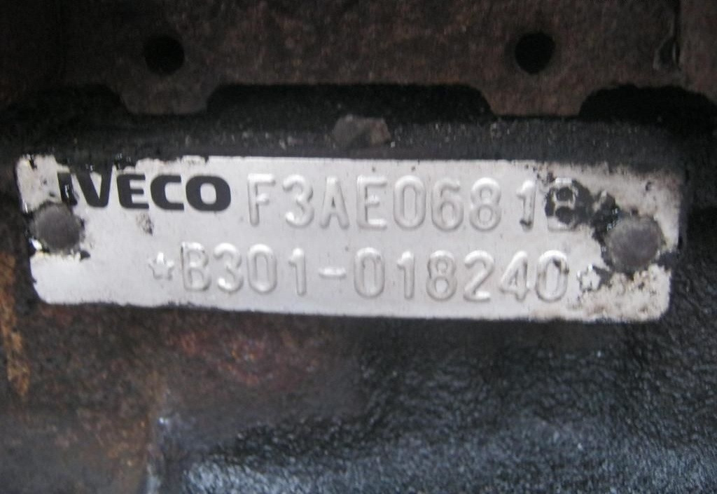 IVECO EuroTech Cursor 10 400 E3 - Motor - Teherautó: 3 kép. IVECO EuroTech Cursor 10 400 E3 - Motor - Teherautó: 3 kép.