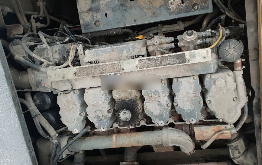 Liebherr D936L A6 - Motor - Gumikerekes homlokrakodó: 1 kép. Liebherr D936L A6 - Motor - Gumikerekes homlokrakodó: 1 kép.