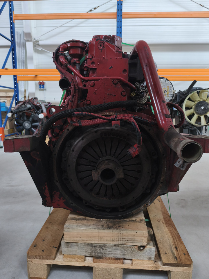 MAN D2876 LF04 MAN TGA, F2000, E2000 - Motor - Teherautó: 2 kép. MAN D2876 LF04 MAN TGA, F2000, E2000 - Motor - Teherautó: 2 kép.