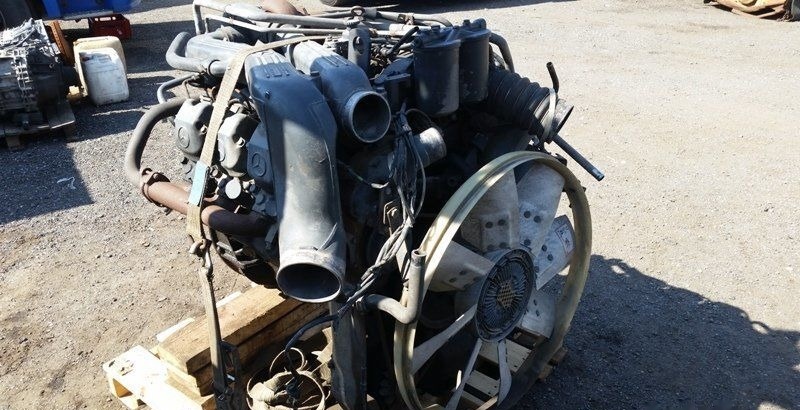Mercedes-Benz OM 401 - Motor - Teherautó: 2 kép. Mercedes-Benz OM 401 - Motor - Teherautó: 2 kép.