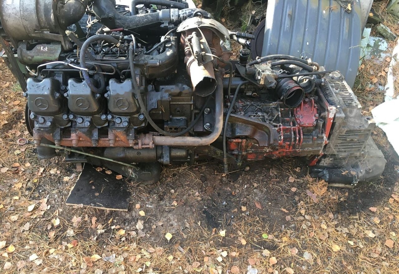 Mercedes-Benz OM441 4411410801 - Motor - Busz: 2 kép. Mercedes-Benz OM441 4411410801 - Motor - Busz: 2 kép.