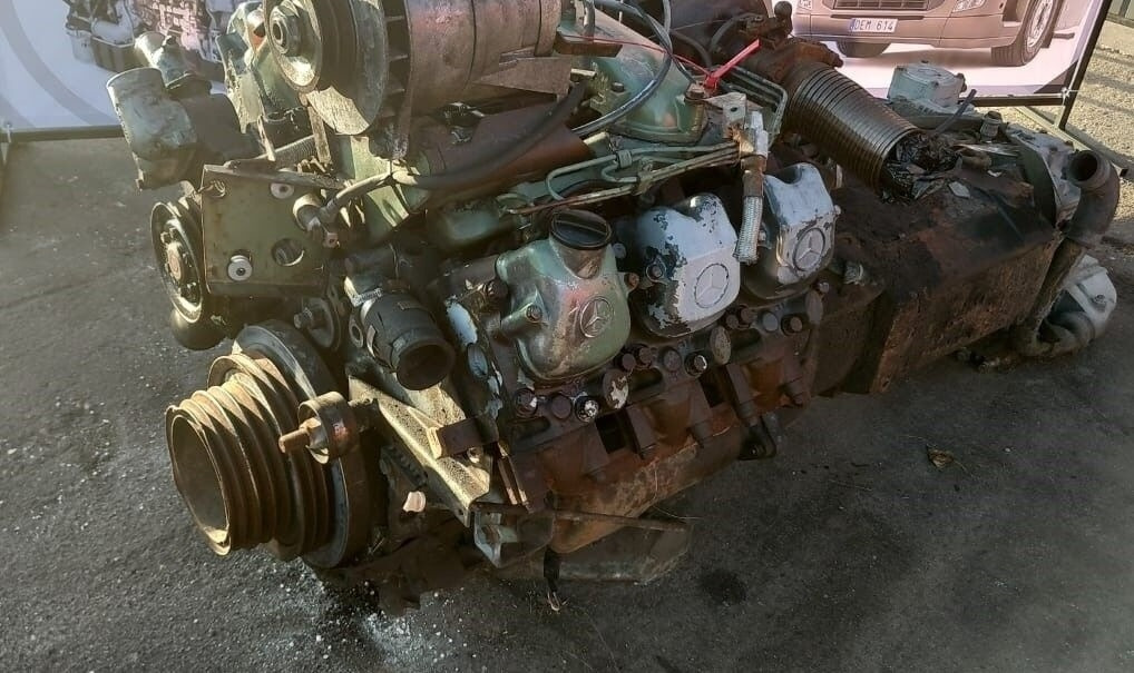Mercedes-Benz OM441A Mercedes-Benz truck - Motor - Teherautó: 4 kép. Mercedes-Benz OM441A Mercedes-Benz truck - Motor - Teherautó: 4 kép.