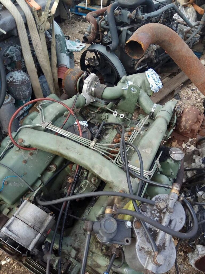 OM 422 V8 BiTurbo Mercedes-Benz - Motor - Teherautó: 3 kép. OM 422 V8 BiTurbo Mercedes-Benz - Motor - Teherautó: 3 kép.