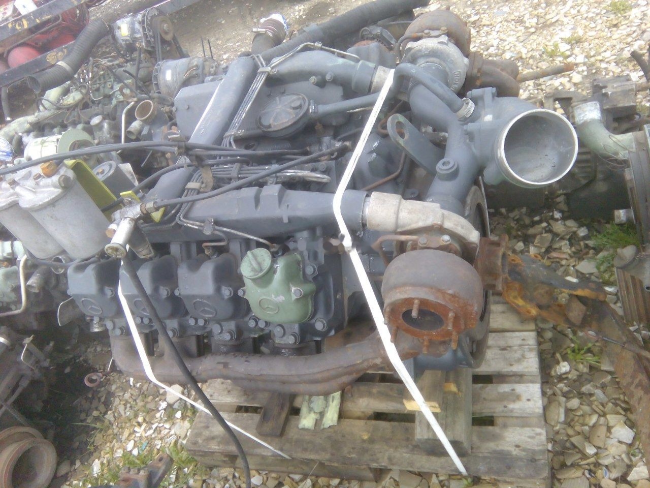OM 442 Biturbo - Motor - Teherautó: 2 kép. OM 442 Biturbo - Motor - Teherautó: 2 kép.