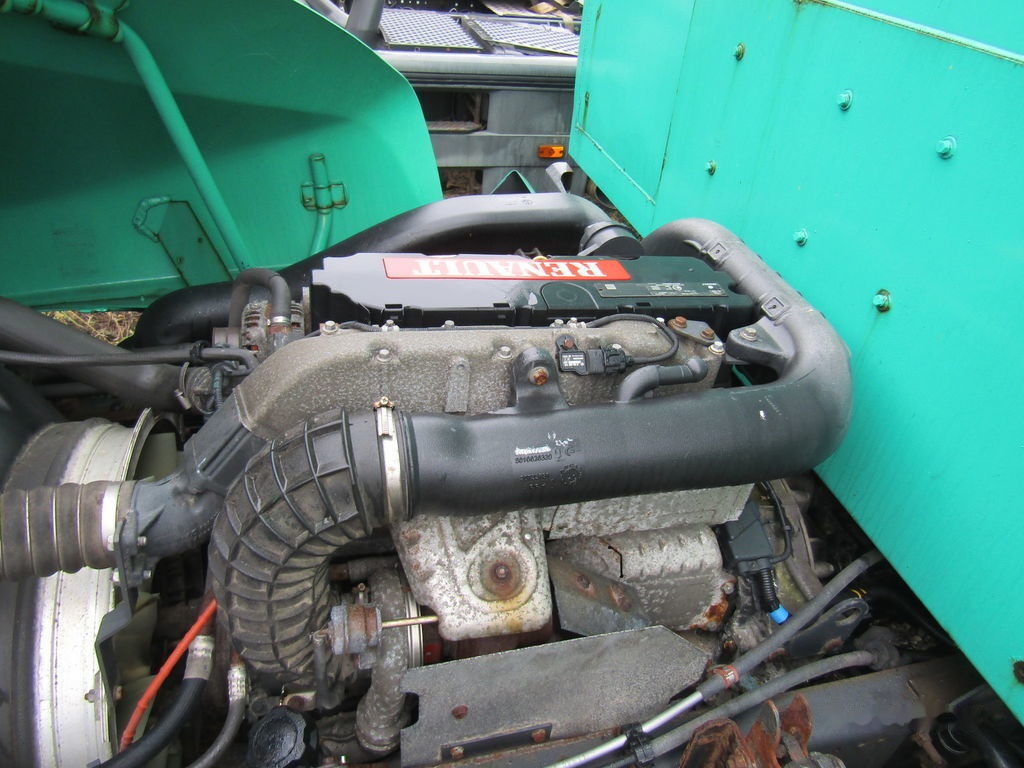 Renault 220 E4 Renault DXI 5 - Motor - Teherautó: 2 kép. Renault 220 E4 Renault DXI 5 - Motor - Teherautó: 2 kép.