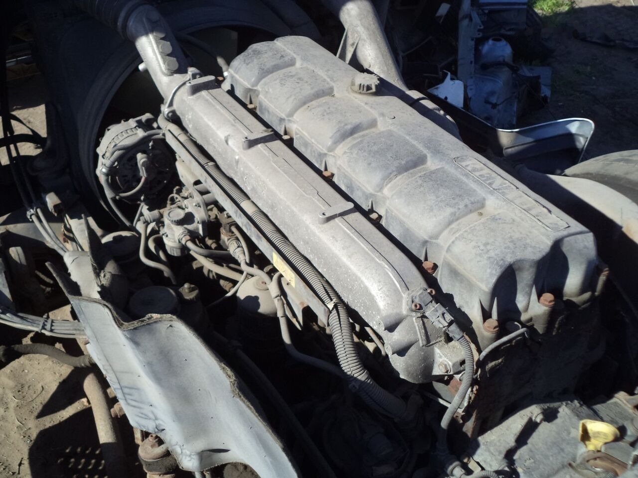 Renault DCI 420 Renault Premium - Motor - Teherautó: 1 kép. Renault DCI 420 Renault Premium - Motor - Teherautó: 1 kép.