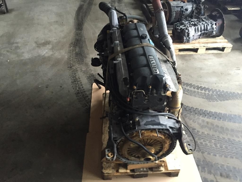 Renault PREMIUM 420 DCI - Motor - Teherautó: 3 kép. Renault PREMIUM 420 DCI - Motor - Teherautó: 3 kép.