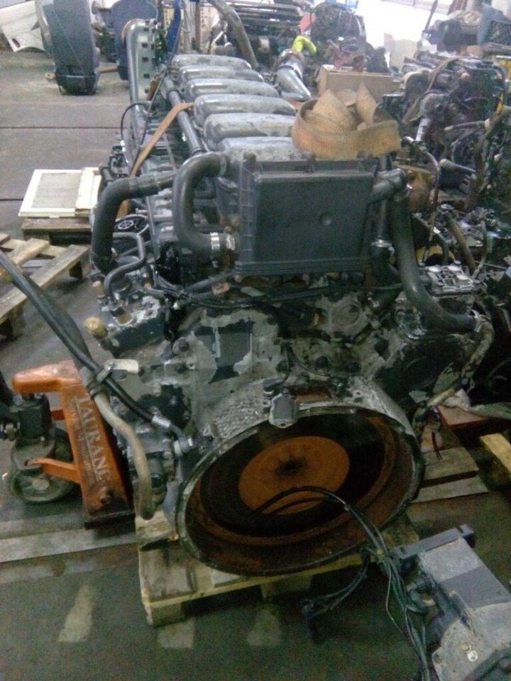 Scania DC1214 HPI E4 Scania R420 - Motor - Teherautó: 4 kép. Scania DC1214 HPI E4 Scania R420 - Motor - Teherautó: 4 kép.