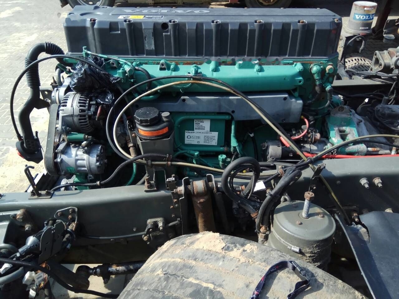 Volvo D12D 460 E3 Volvo FH 12 - Motor - Teherautó: 1 kép. Volvo D12D 460 E3 Volvo FH 12 - Motor - Teherautó: 1 kép.