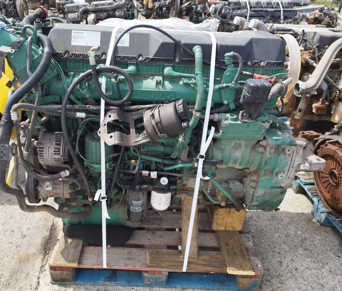 Volvo D13K truck - Motor - Teherautó: 1 kép. Volvo D13K truck - Motor - Teherautó: 1 kép.