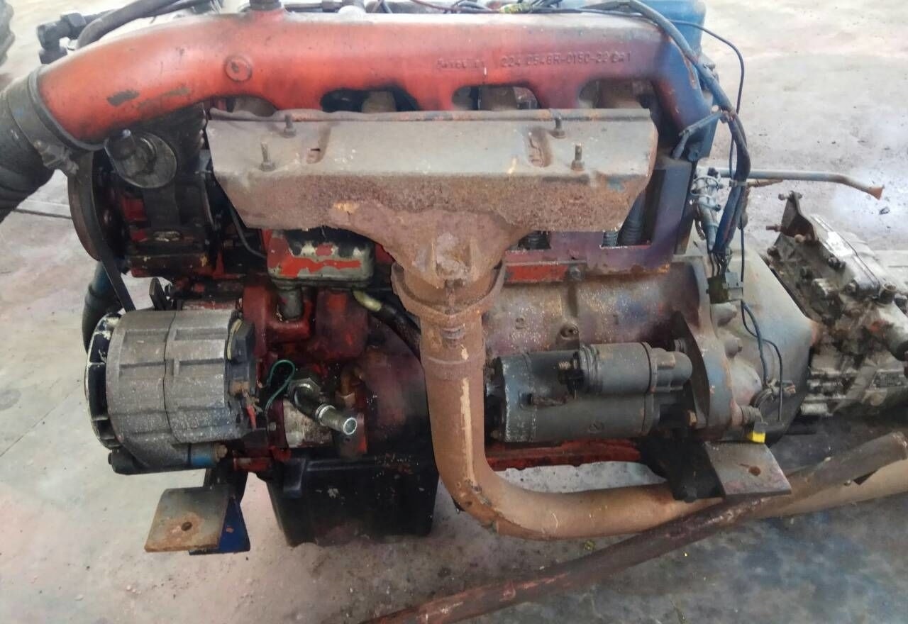 Deutz F4L913 - Motor - Teherautó: 1 kép. Deutz F4L913 - Motor - Teherautó: 1 kép.