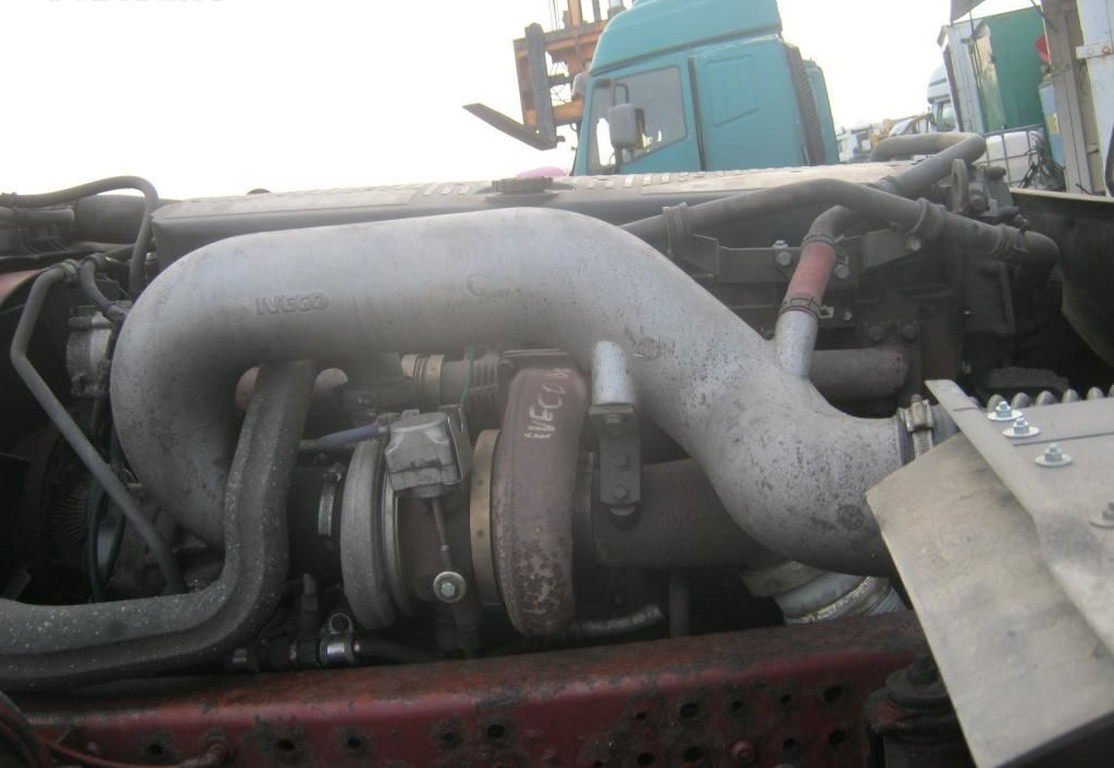 IVECO EuroTech Cursor 10 400 E3 - Motor - Teherautó: 1 kép. IVECO EuroTech Cursor 10 400 E3 - Motor - Teherautó: 1 kép.