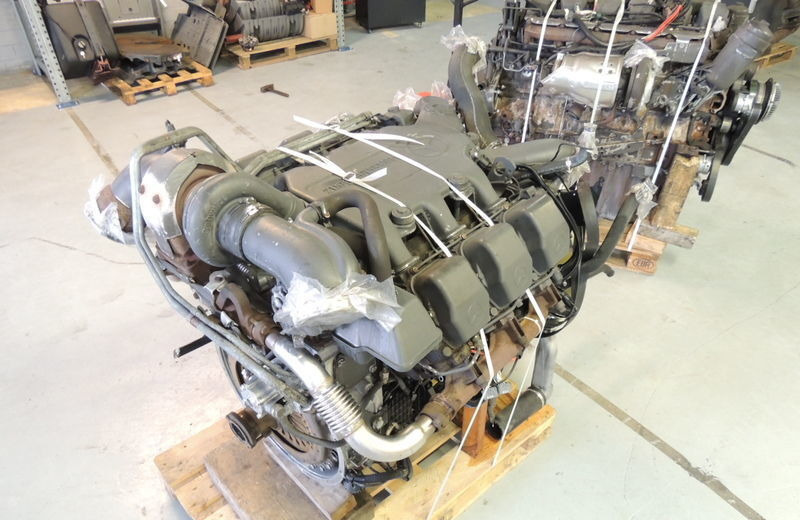 Mercedes-Benz OM501LA 400 E2 Mercedes-Benz ACTROS MP2 - Motor - Teherautó: 3 kép. Mercedes-Benz OM501LA 400 E2 Mercedes-Benz ACTROS MP2 - Motor - Teherautó: 3 kép.