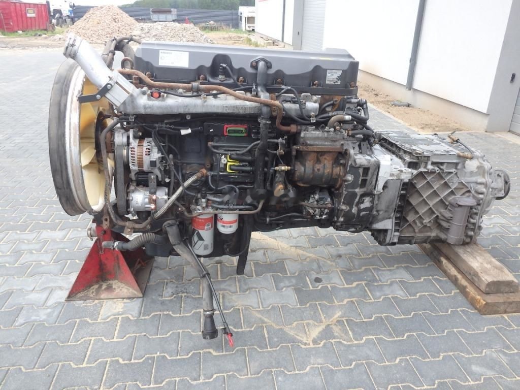 Renault DXI 11 450 Renault Premium - Motor - Teherautó: 2 kép. Renault DXI 11 450 Renault Premium - Motor - Teherautó: 2 kép.