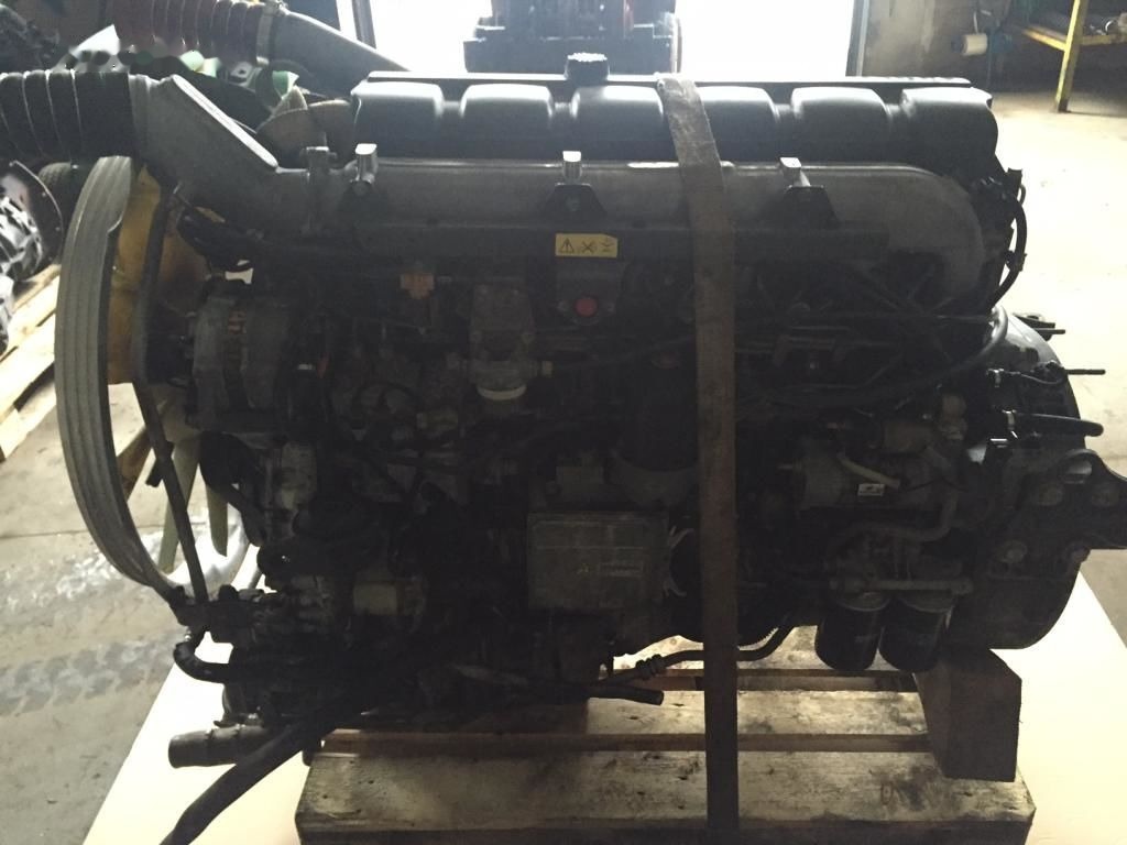 Renault PREMIUM 420 DCI - Motor - Teherautó: 2 kép. Renault PREMIUM 420 DCI - Motor - Teherautó: 2 kép.