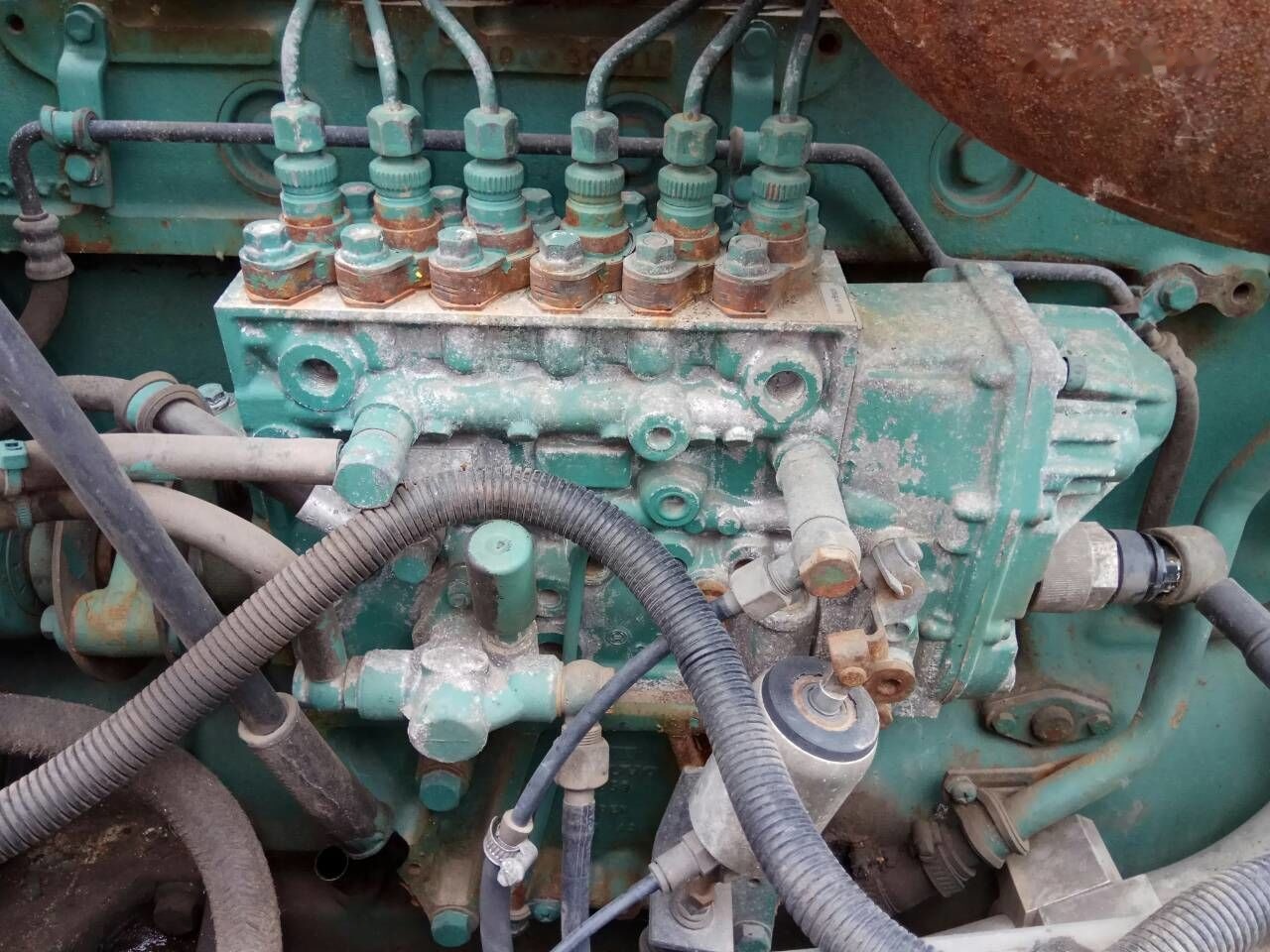 Volvo D10A 320 Volvo FL FM - Motor - Teherautó: 2 kép. Volvo D10A 320 Volvo FL FM - Motor - Teherautó: 2 kép.