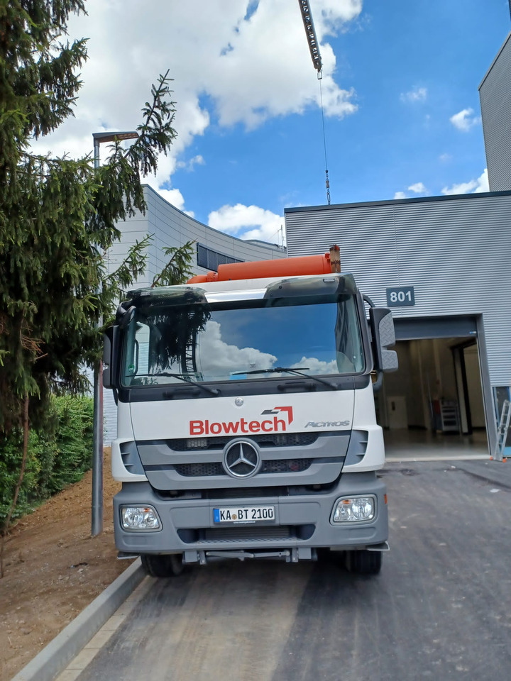 MERCEDES-BENZ Naaktgeboren Vacu-Press 8000 High-Lift V2A less km+hours! - Szippantós autó: 5 kép. MERCEDES-BENZ Naaktgeboren Vacu-Press 8000 High-Lift V2A less km+hours! - Szippantós autó: 5 kép.