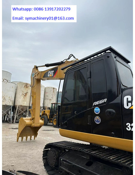 Caterpillar 320D2 - Lánctalpas kotró: 4 kép. Caterpillar 320D2 - Lánctalpas kotró: 4 kép.