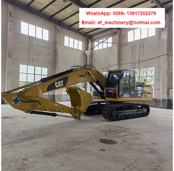 Caterpillar 320D2 - Lánctalpas kotró: 2 kép. Caterpillar 320D2 - Lánctalpas kotró: 2 kép.