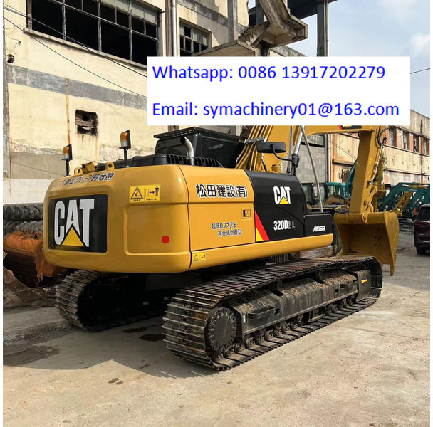 Caterpillar 320D2L - Lánctalpas kotró: 2 kép. Caterpillar 320D2L - Lánctalpas kotró: 2 kép.