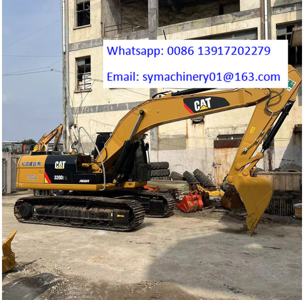 Caterpillar 320D2L - Lánctalpas kotró: 1 kép. Caterpillar 320D2L - Lánctalpas kotró: 1 kép.