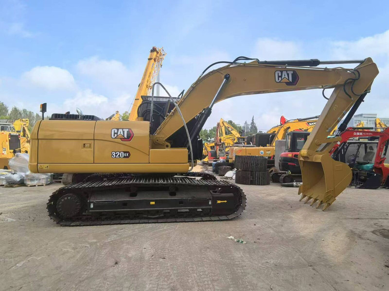 Caterpillar 320GX - Lánctalpas kotró: 5 kép. Caterpillar 320GX - Lánctalpas kotró: 5 kép.