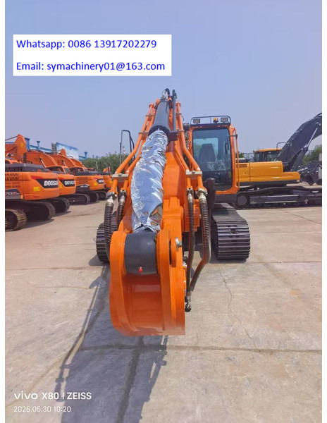 Doosan DX220 - Lánctalpas kotró: 5 kép. Doosan DX220 - Lánctalpas kotró: 5 kép.