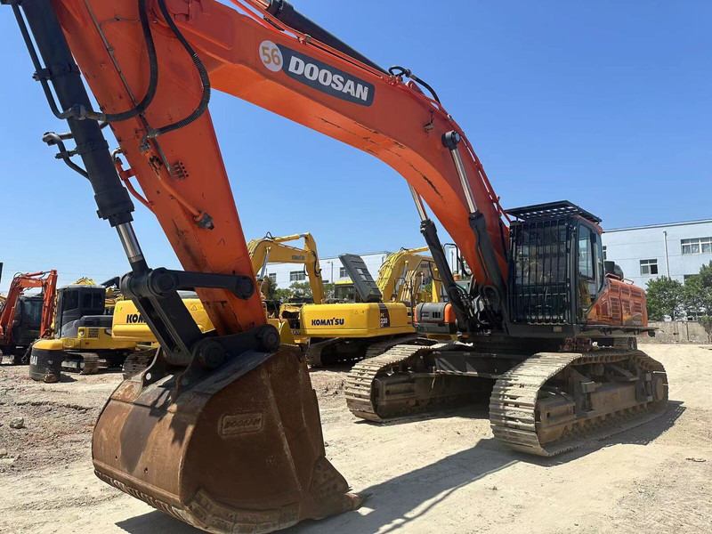 Doosan DX530 - Lánctalpas kotró: 1 kép. Doosan DX530 - Lánctalpas kotró: 1 kép.