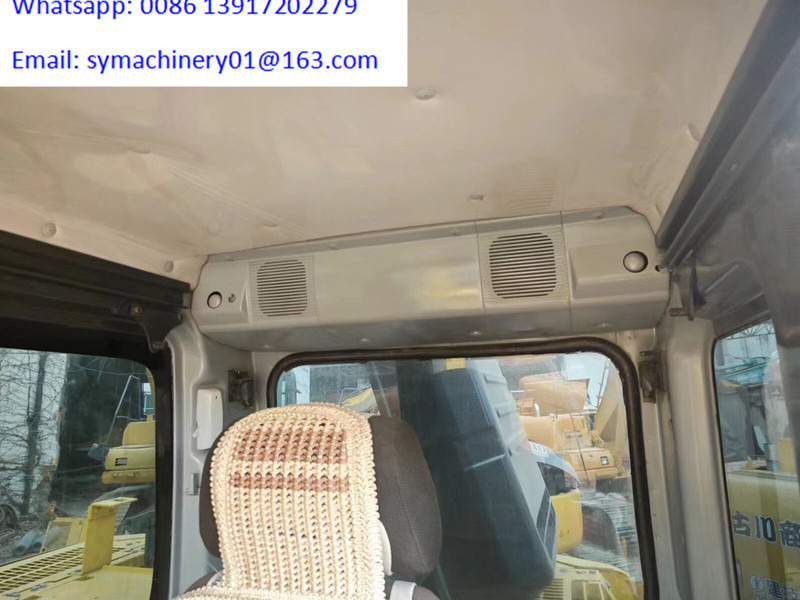 Lánctalpas kotró Komatsu PC130: 6 kép. Lánctalpas kotró Komatsu PC130: 6 kép.