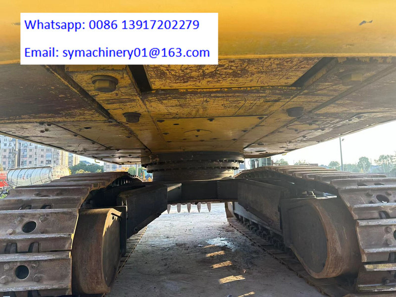 Komatsu PC450-8 - Lánctalpas kotró: 4 kép. Komatsu PC450-8 - Lánctalpas kotró: 4 kép.