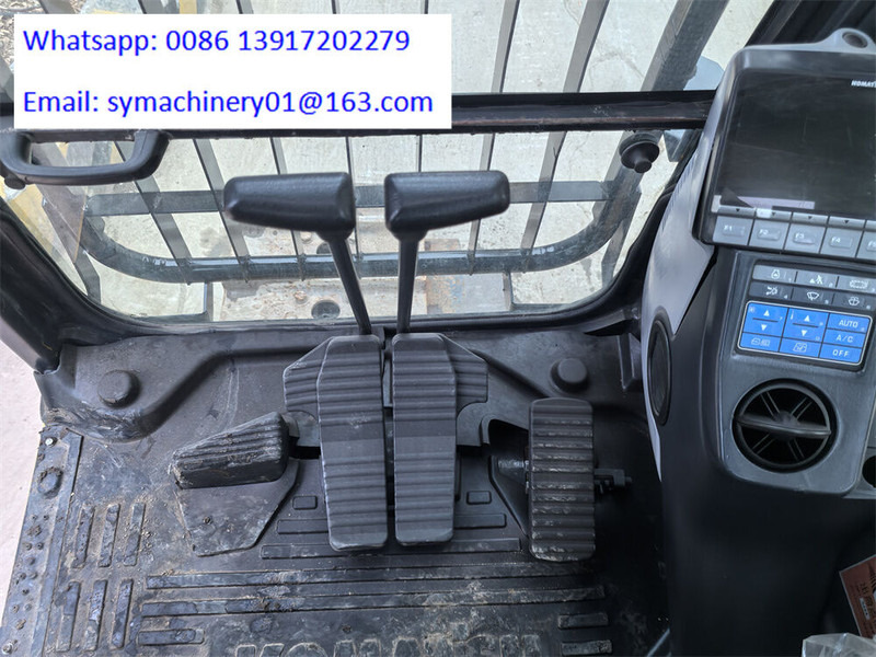 Komatsu PC450-8 - Lánctalpas kotró: 5 kép. Komatsu PC450-8 - Lánctalpas kotró: 5 kép.