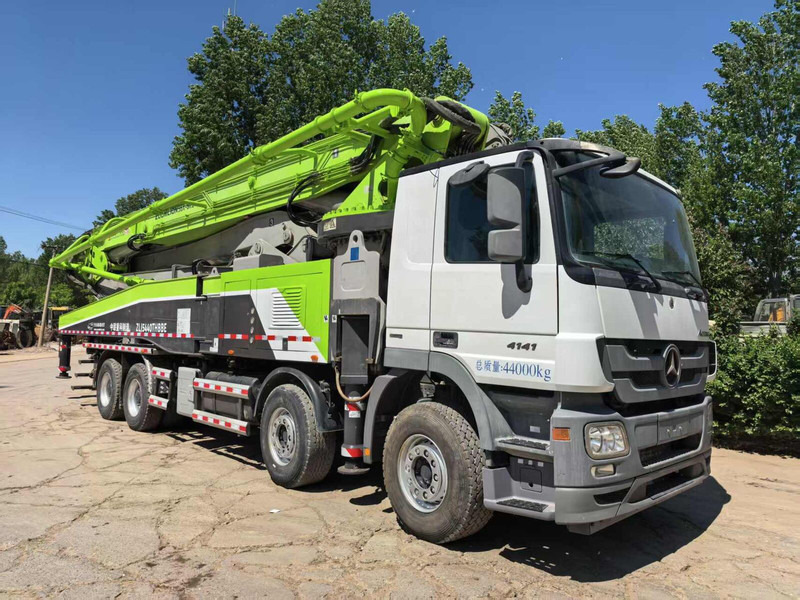 Mercedes-Benz Actros - Stabil betonszivattyú: 1 kép. Mercedes-Benz Actros - Stabil betonszivattyú: 1 kép.